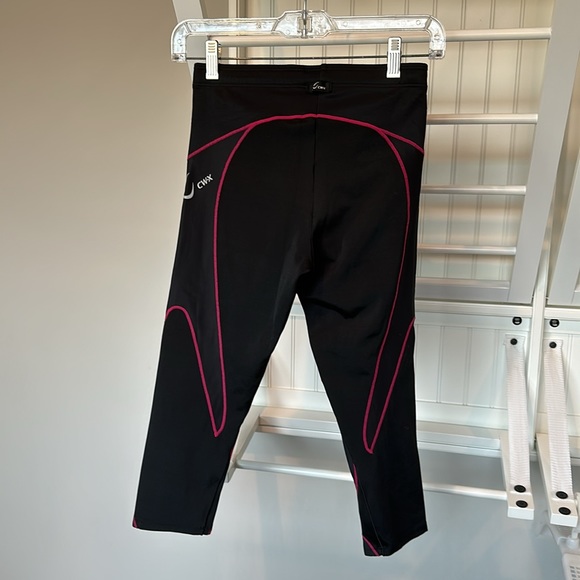 CW-X compression 3/4 tights size medium - Picture 3 of 3